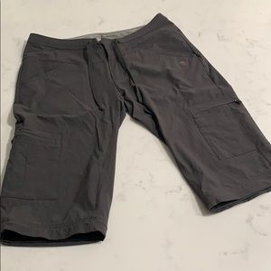 Mountain HardWear capris